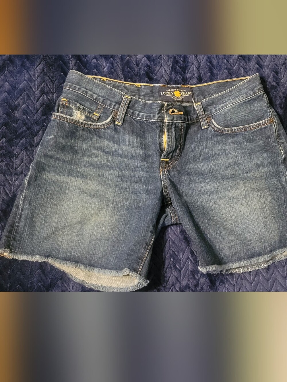 Women's Lucky Brand Riley Mid-Rise, Denim Cut-Off Shorts. Size 6
